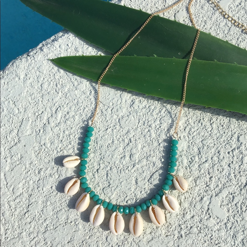 🌸 Boho shell and turquoise bead necklace - Picture 3 of 5